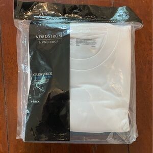 Nordstrom T-shirt pack of 4 small supema